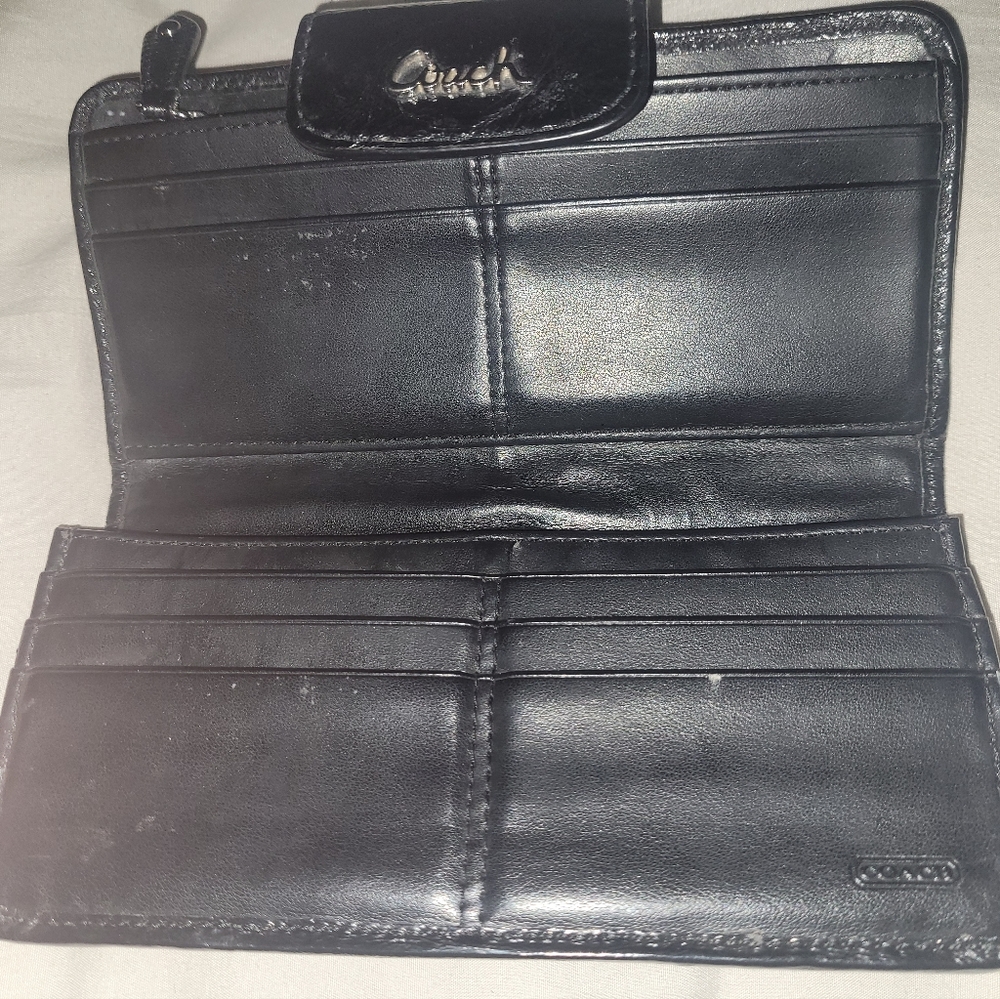 Coach Signature Wallet - Picture 4 of 6